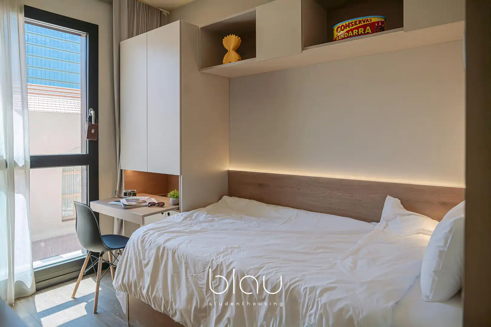 Schlafzimmer von Wohnung zur Miete in Barcelona mit Heizung, Privatgarten und Fernseher