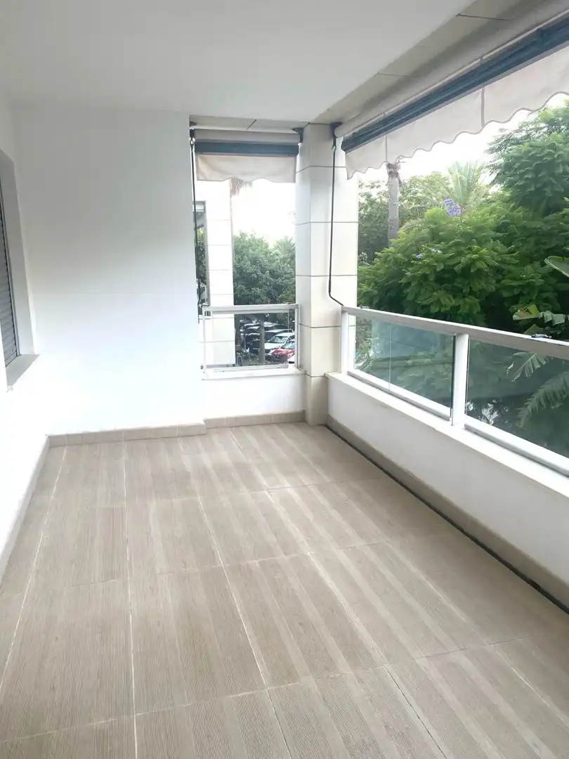 Terrassa de Apartament de lloguer en Marbella amb Aire condicionat, Moblat i Internet