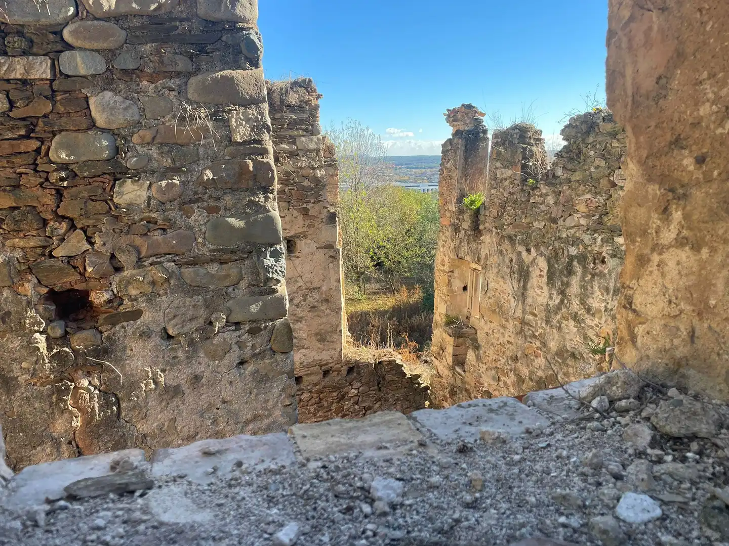 Außenansicht von Country house zum Verkauf in Sant Julià de Ramis mit Privatgarten