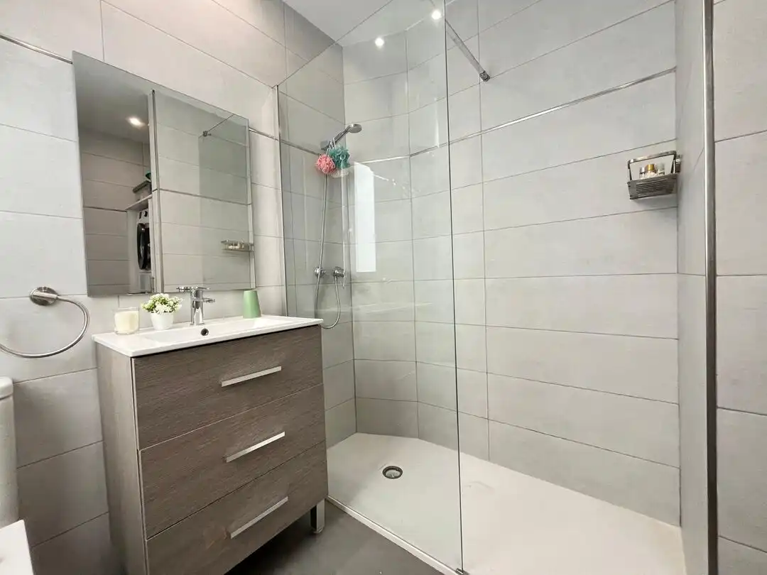 Baño de Piso en venta en  Pamplona / Iruña con Aire acondicionado y Calefacción