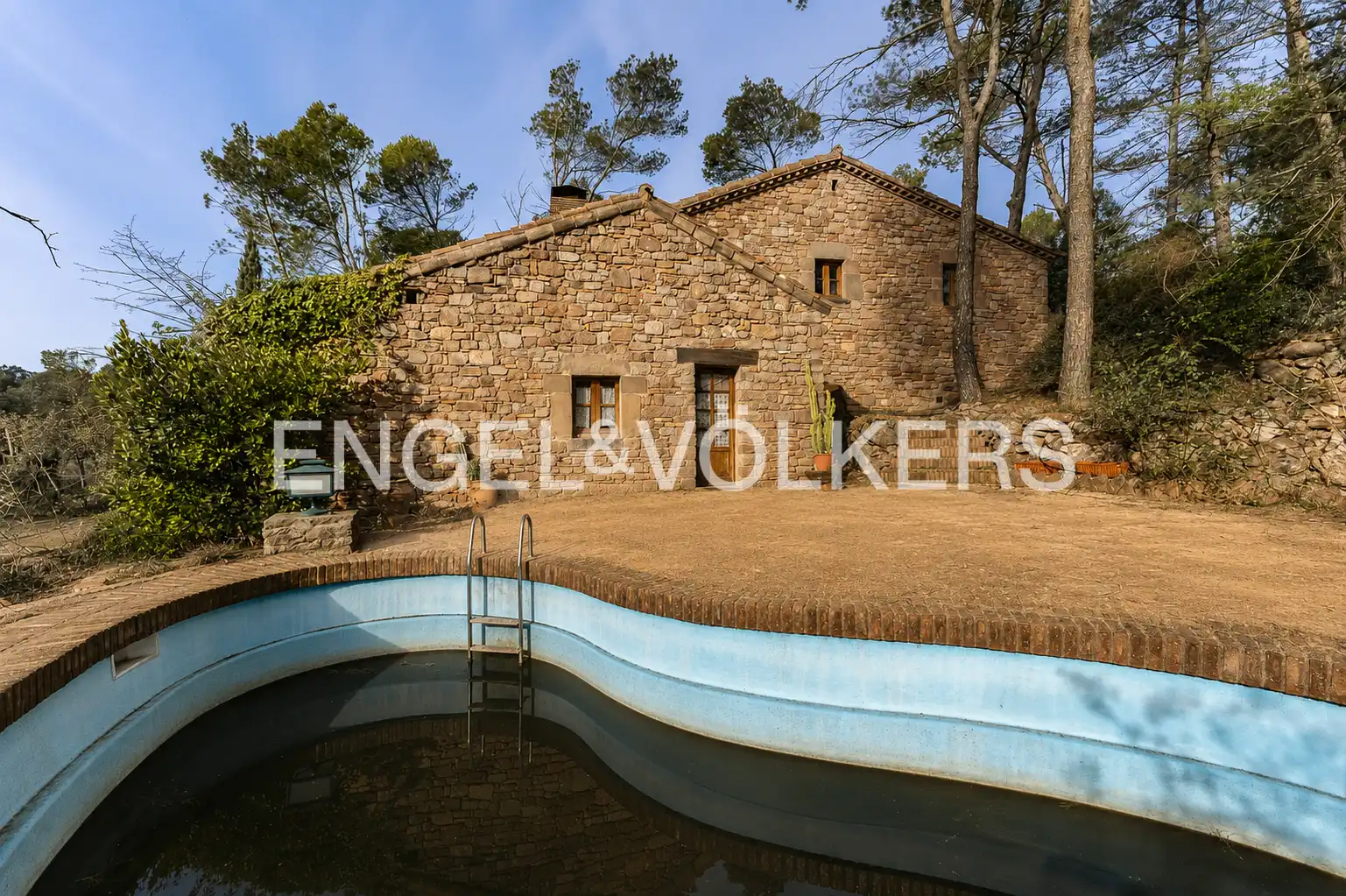 Piscina de Casa adosada en venda en Castellar del Vallès amb Calefacció, Jardí privat i Terrassa