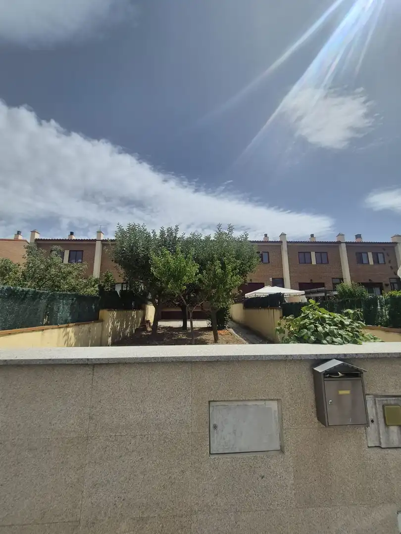 Vista exterior de Casa o chalet de alquiler en Ávila con Calefacción y Amueblado