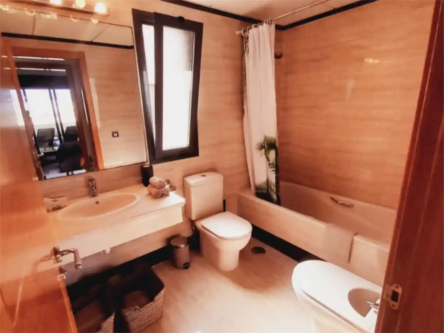 Badezimmer von Wohnung zur Miete in Málaga Capital mit Klimaanlage, Schwimmbad und Balkon