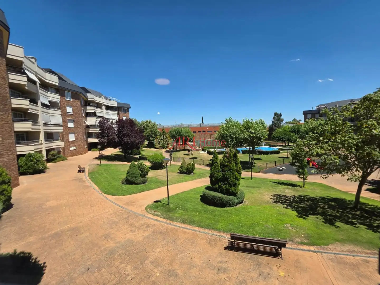 Vista exterior de Pis en venda en Majadahonda amb Aire condicionat, Calefacció i Terrassa