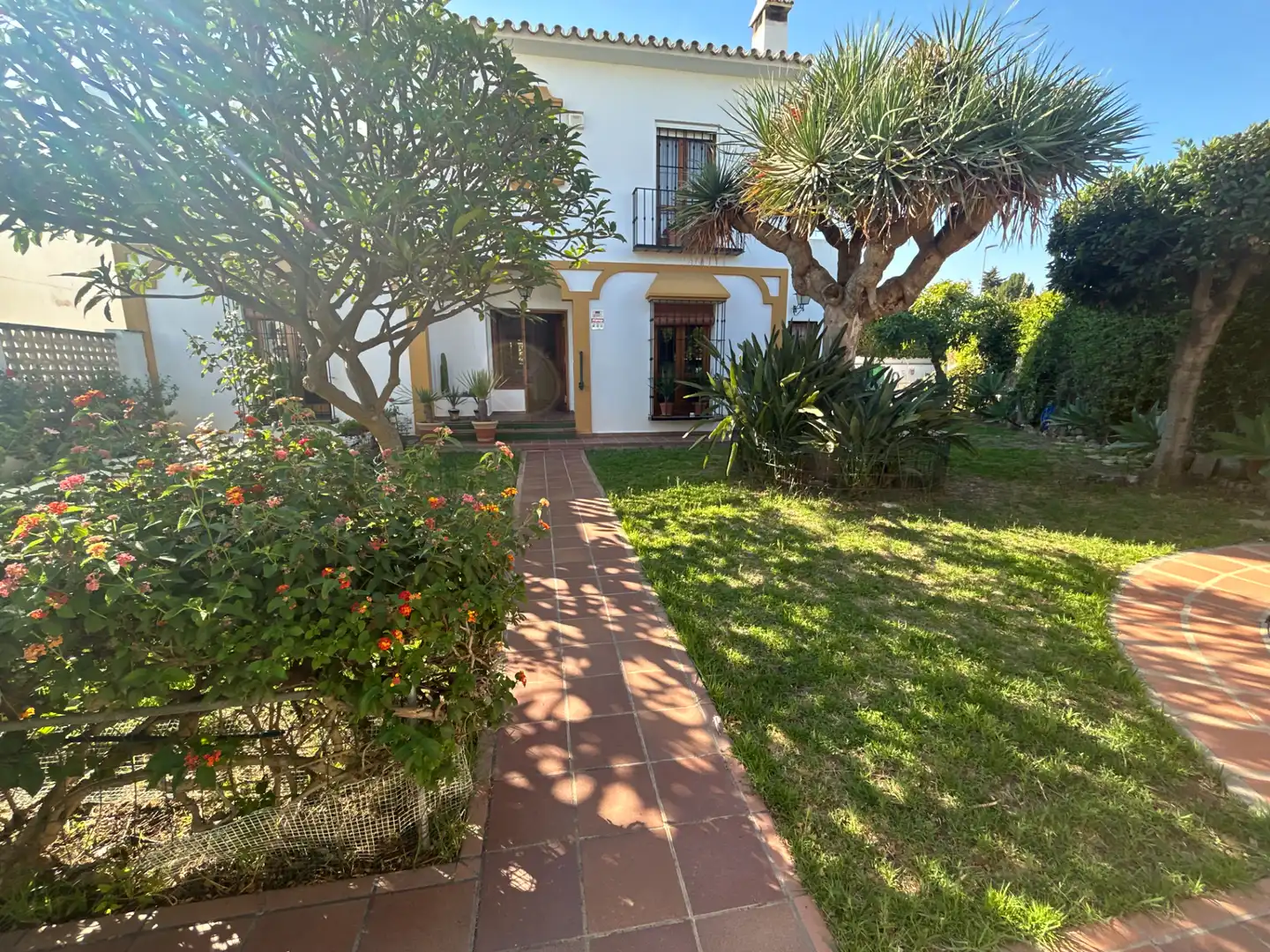 Jardín de Casa adosada en venta en Vélez-Málaga con Aire acondicionado, Calefacción y Jardín privado