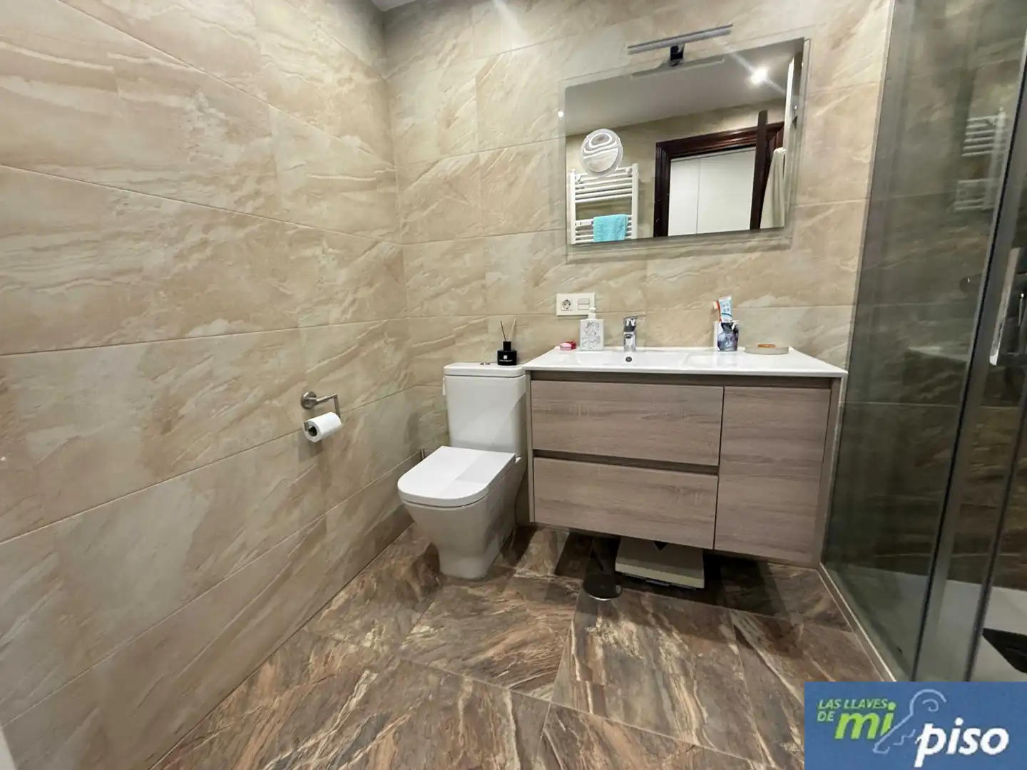 Baño de Piso en venta en Valladolid con Calefacción, Parquet y Terraza