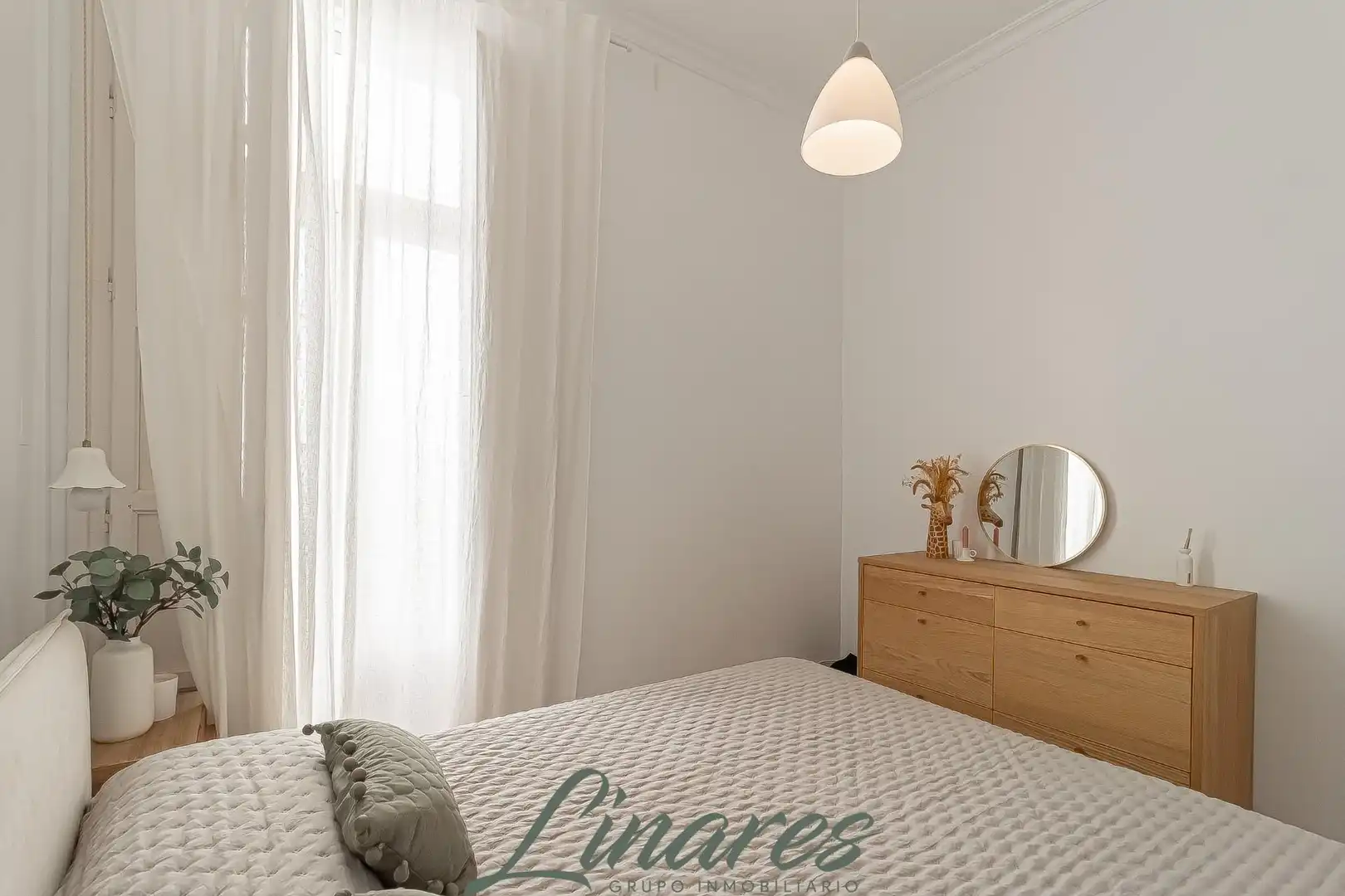 Dormitori de Apartament en venda en Cartagena amb Balcó