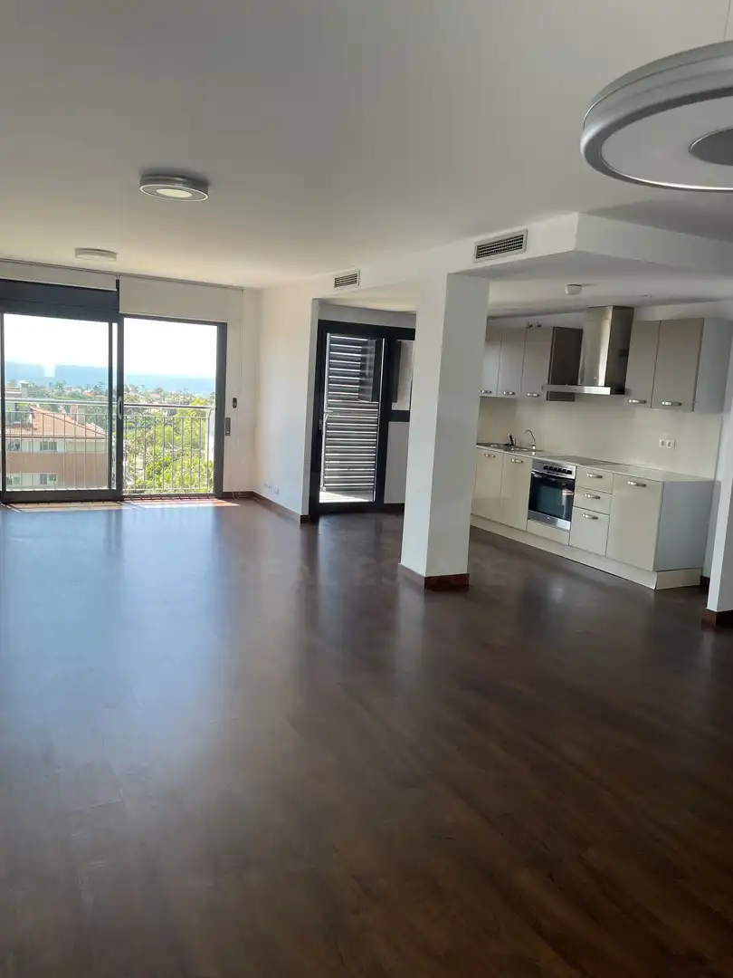 Sala d'estar de Pis de lloguer en Sitges amb Aire condicionat i Calefacció