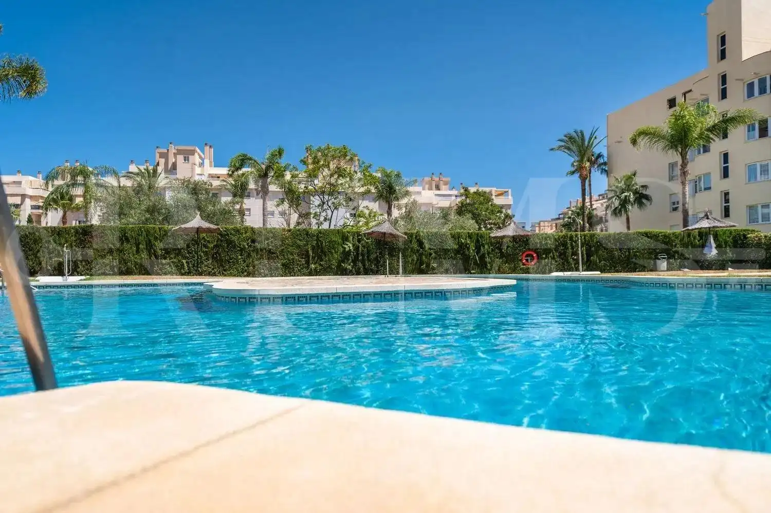 Piscina de Pis en venda en Torremolinos amb Aire condicionat, Calefacció i Terrassa