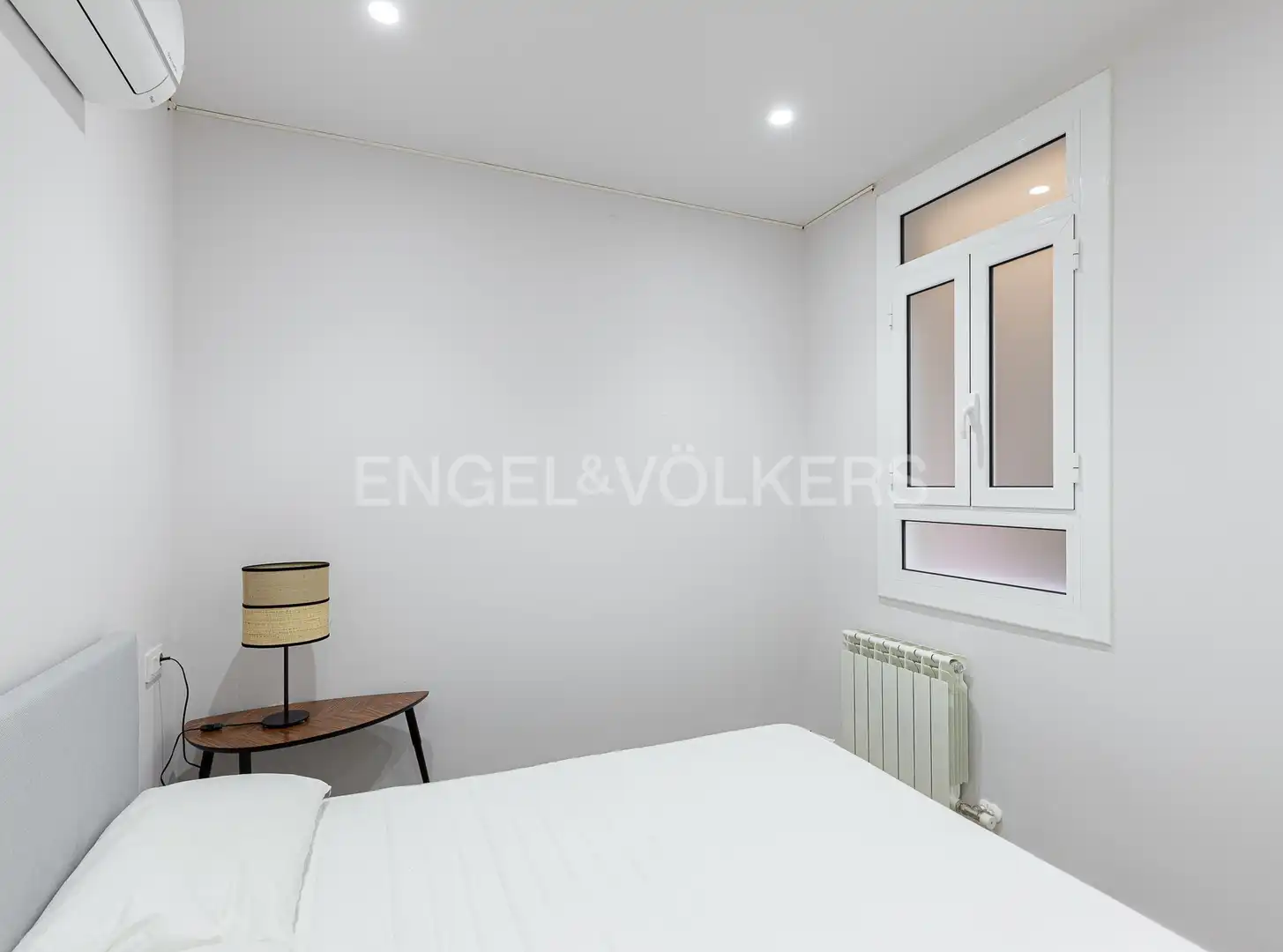 Bedroom of Flat for rent in Barcelona  with Air Conditioner, Heating and Parquet flooring