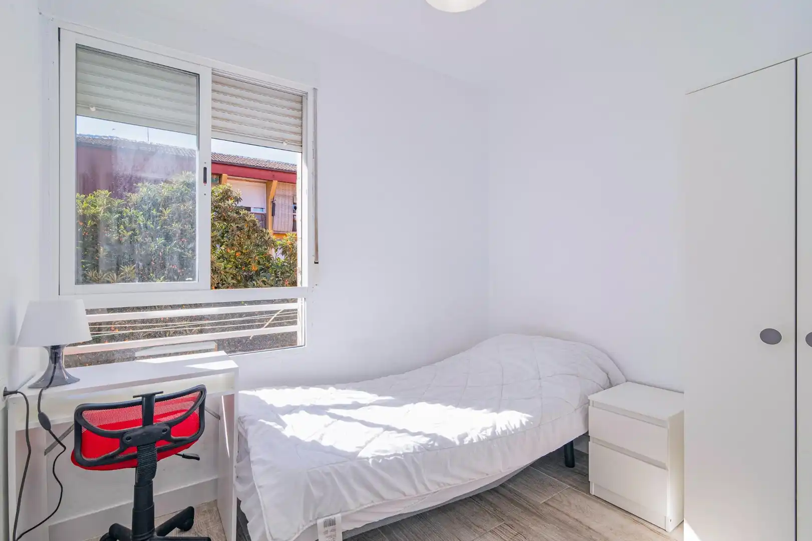 Dormitori de Pis en venda en Granada amb Aire condicionat, Jardí privat i Terrassa