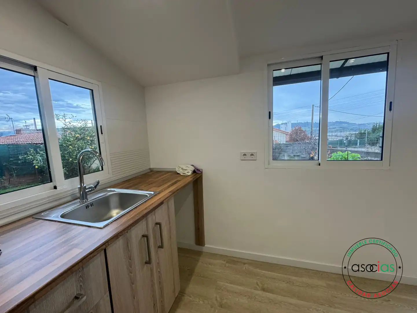 Cocina de Casa adosada en venta en Gijón  con Calefacción y Jardín privado