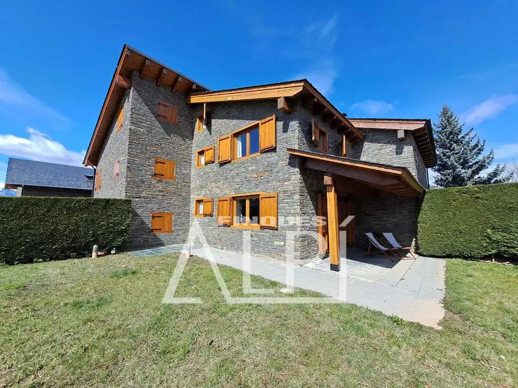 Vista exterior de Casa o chalet en venta en Alp poble