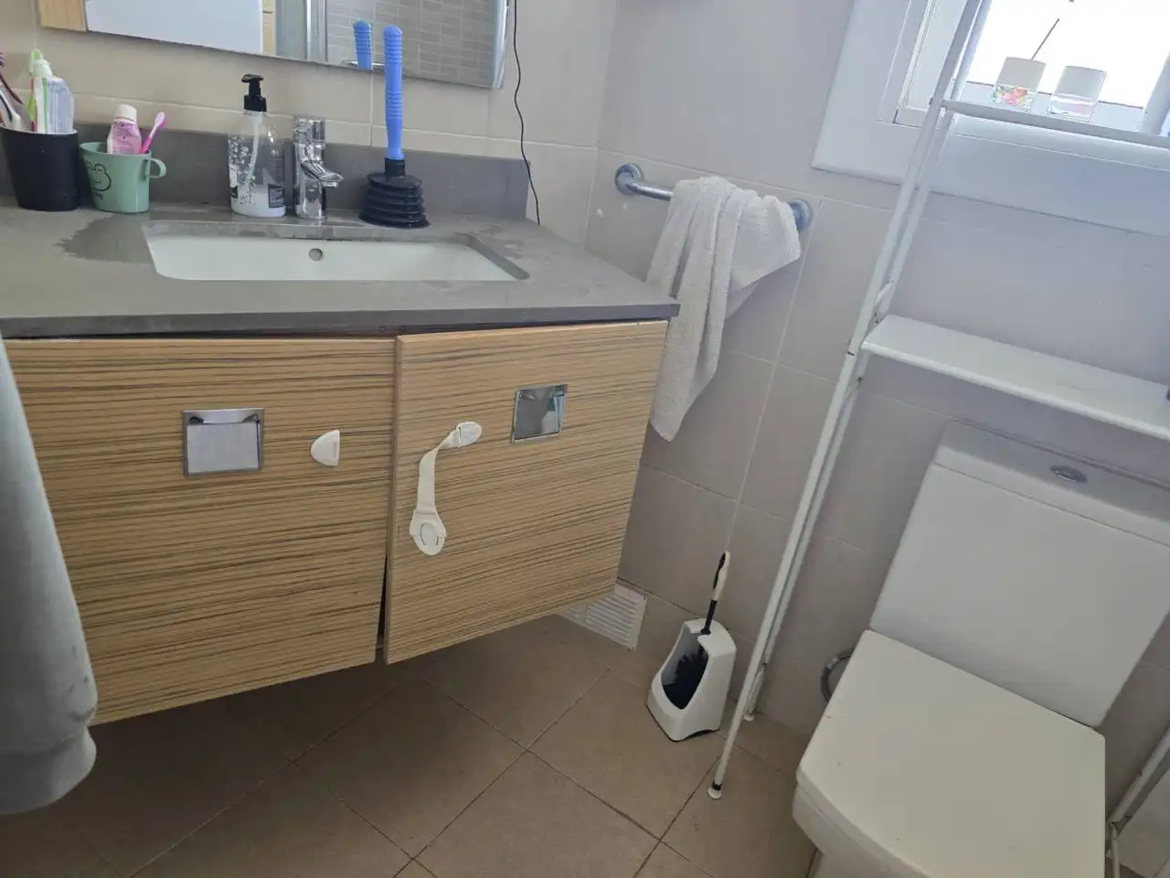 Badezimmer von Wohnung zum Verkauf in Terrassa mit Klimaanlage, Heizung und Parkett