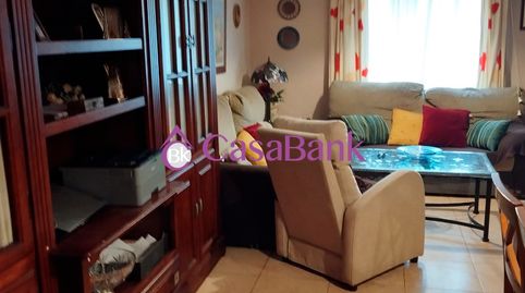 Ref. 28109 Zona Almogavares, en plena avenida. Piso exterior a zonas comunes con jardines y zona de paseo, CONSERVADO y con alguna, imatge 4