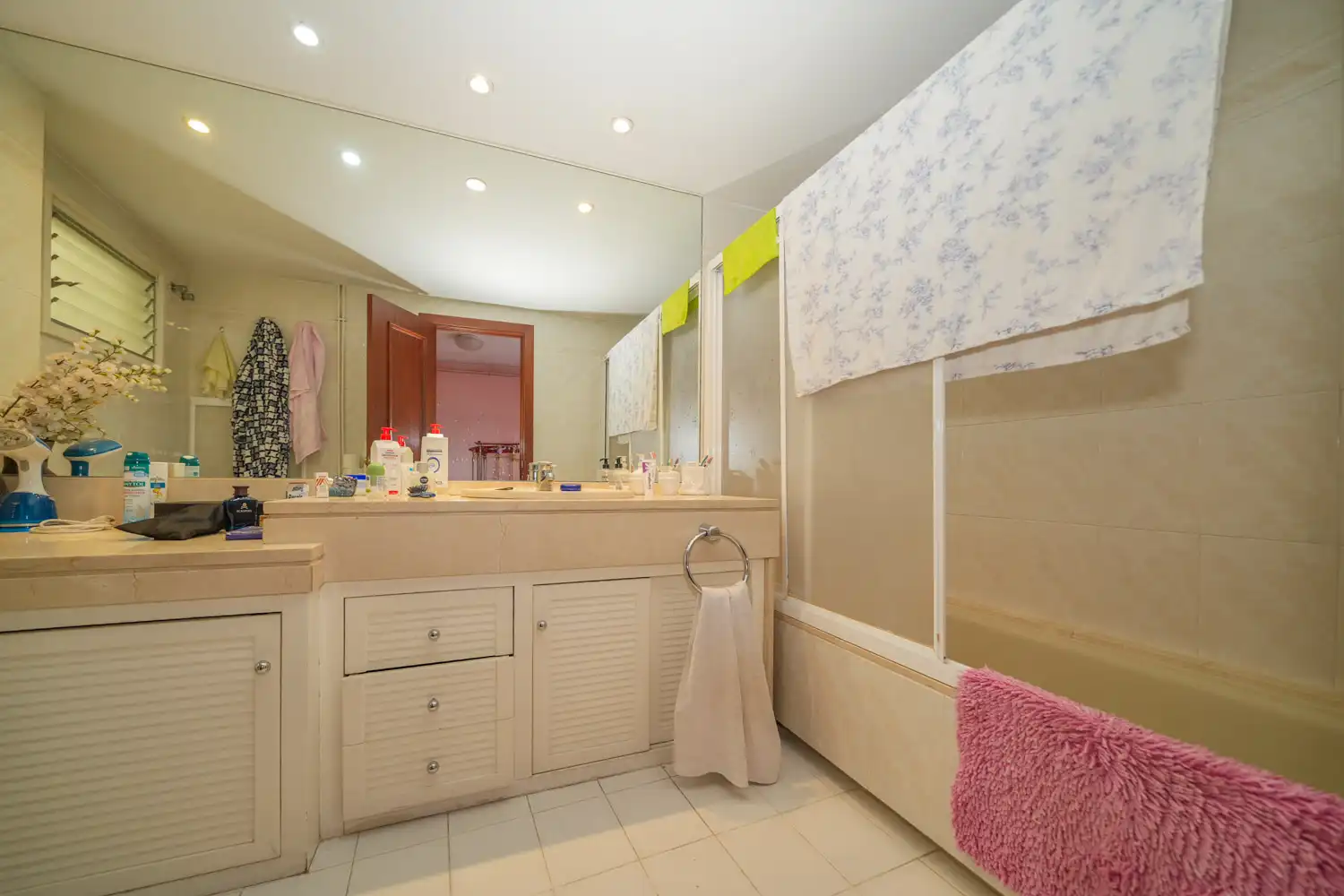 Baño de Piso en venta en Girona con Calefacción, Parquet y Terraza