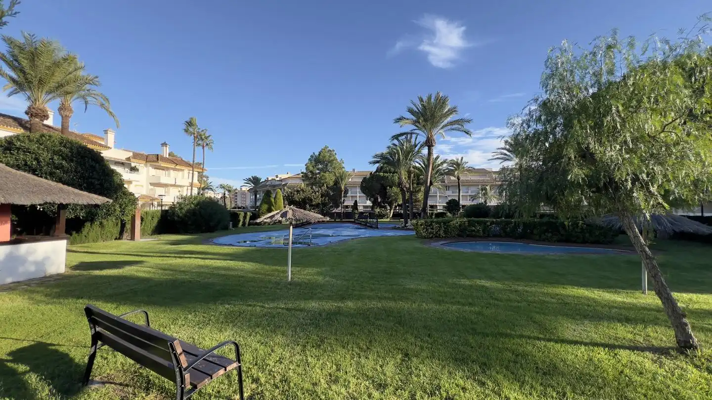 Garten von Erdgeschoss zum Verkauf in Torreblanca mit Klimaanlage, Privatgarten und Terrasse
