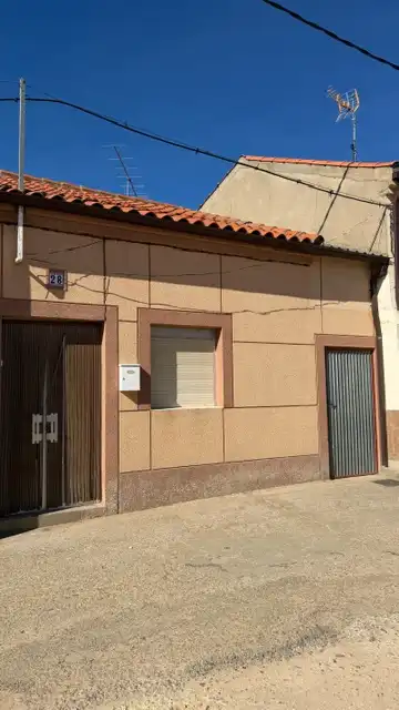Vista exterior de Casa o xalet en venda en Burganes de Valverde, Zamora