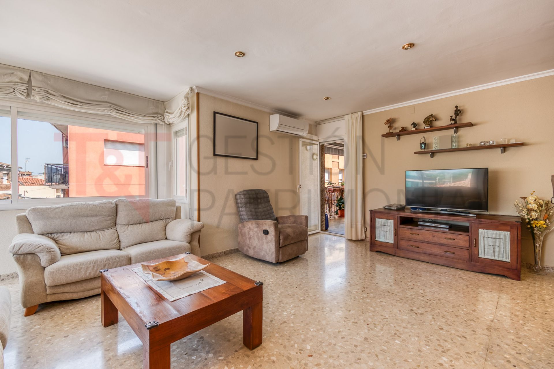 Living room of Flat for sale in Cardedeu  with Air Conditioner, Heating and Oven