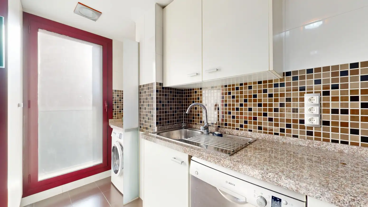 Kitchen of Flat for rent in Mislata  with Air Conditioner, Parquet flooring and Storage room