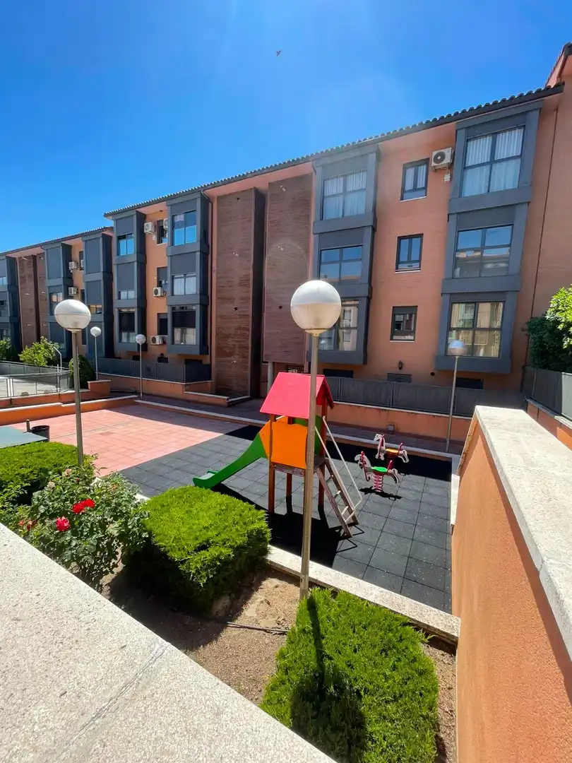 Außenansicht von Dachboden zur Miete in El Molar (Madrid) mit Heizung, Terrasse und Balkon