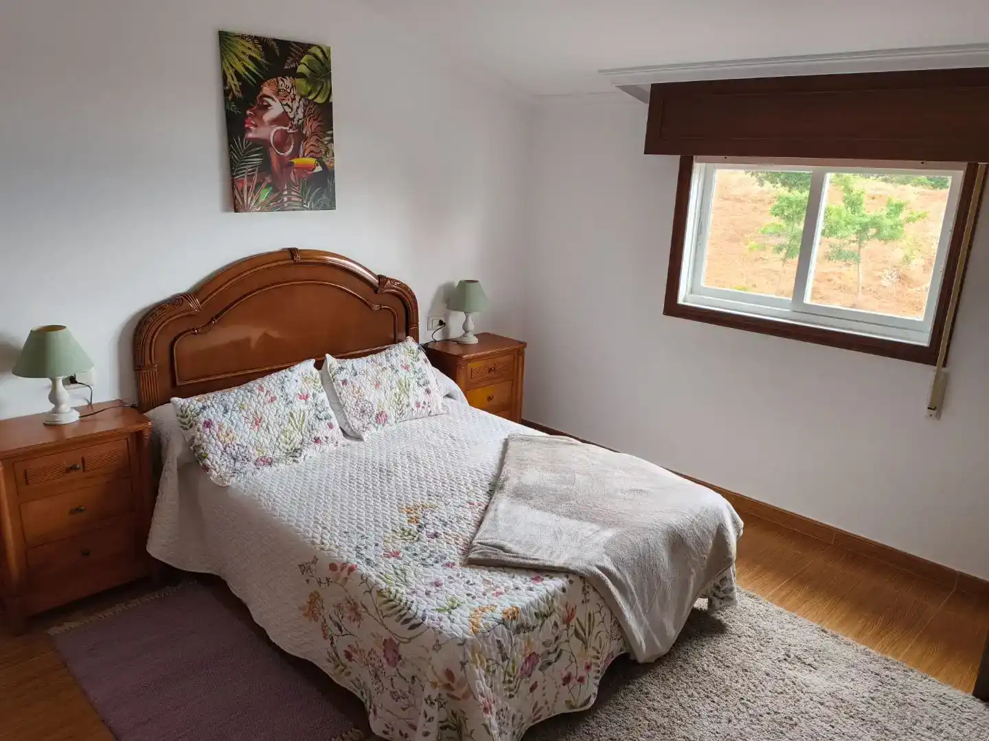 Schlafzimmer von Wohnung zur Miete in Sanxenxo mit Möbliert und Balkon