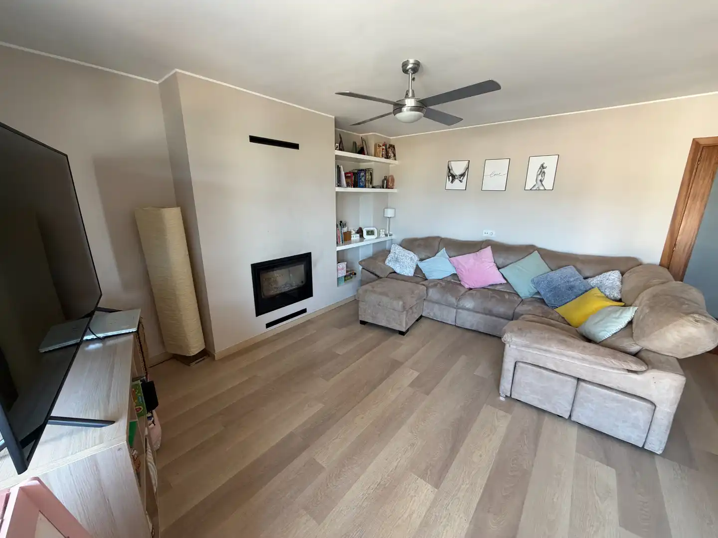 Sala de estar de Dúplex en venta en Olot con Calefacción, Terraza y Balcón
