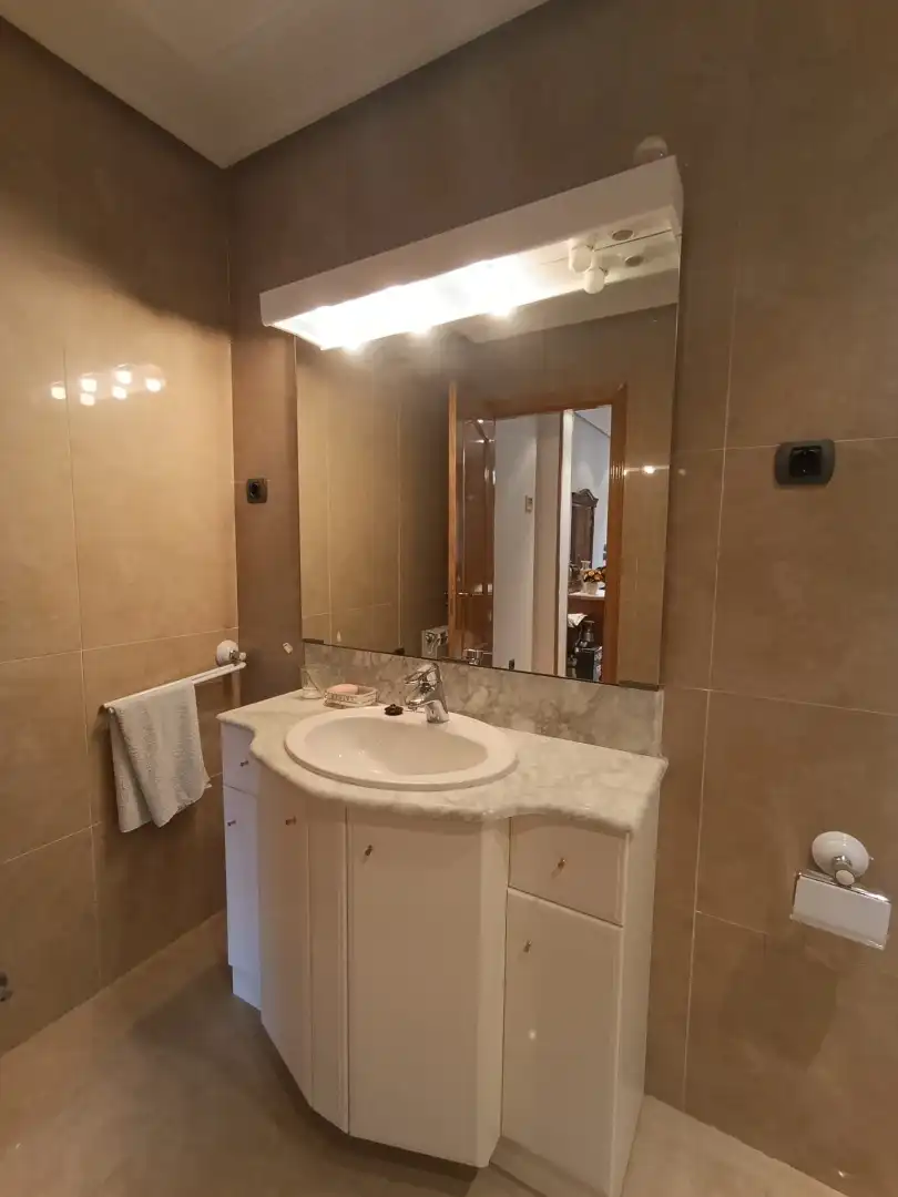 Bathroom of Houses for sale in Buendía  with Air Conditioner, Heating and Private garden