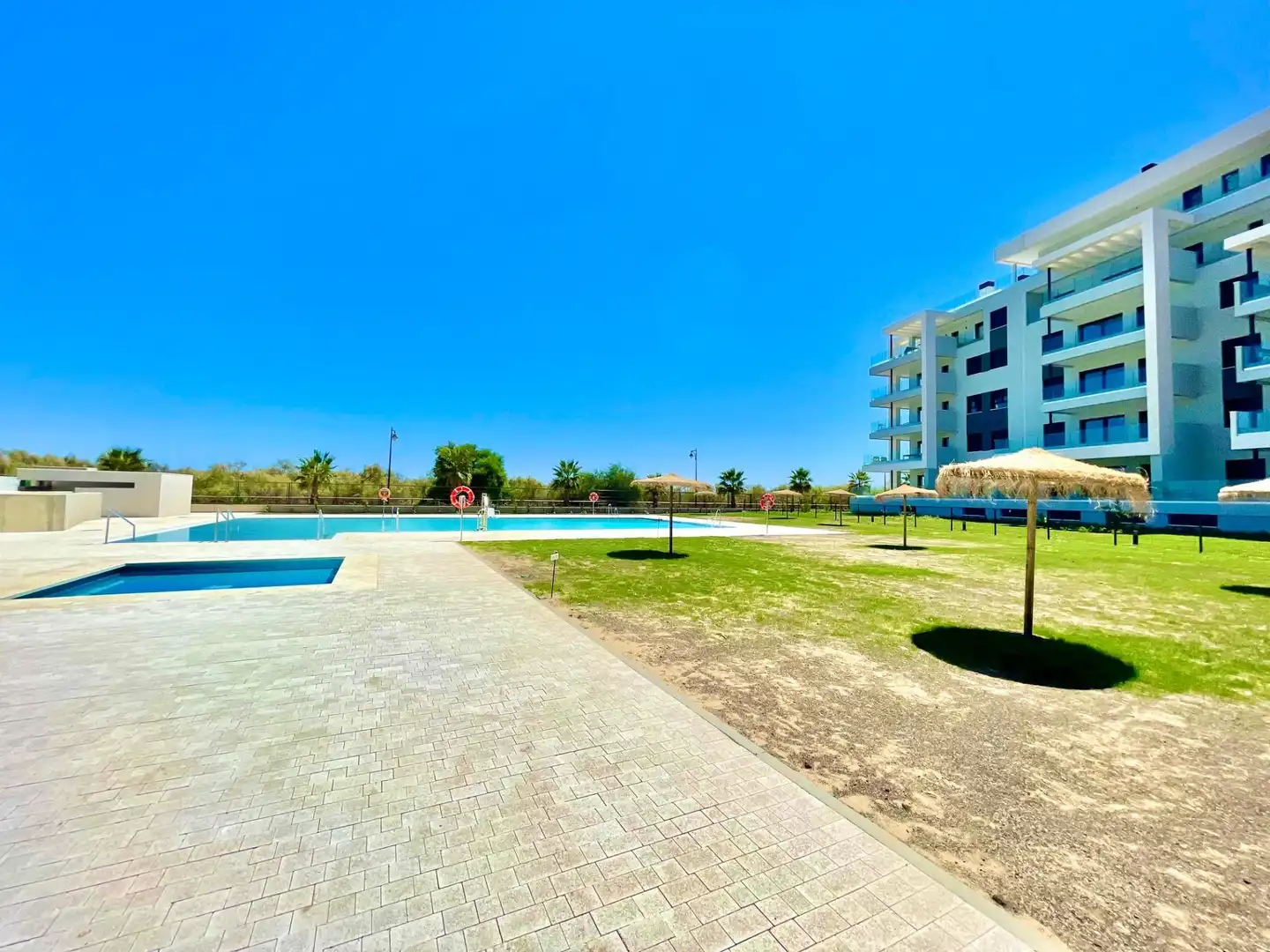 Piscina de Apartament de lloguer en Ayamonte amb Aire condicionat, Calefacció i Jardí privat