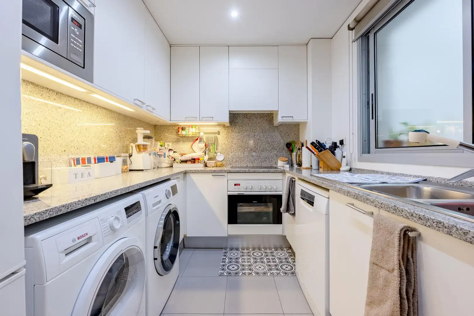 Cocina de Piso en venta en Barcelona con Calefacción y Terraza