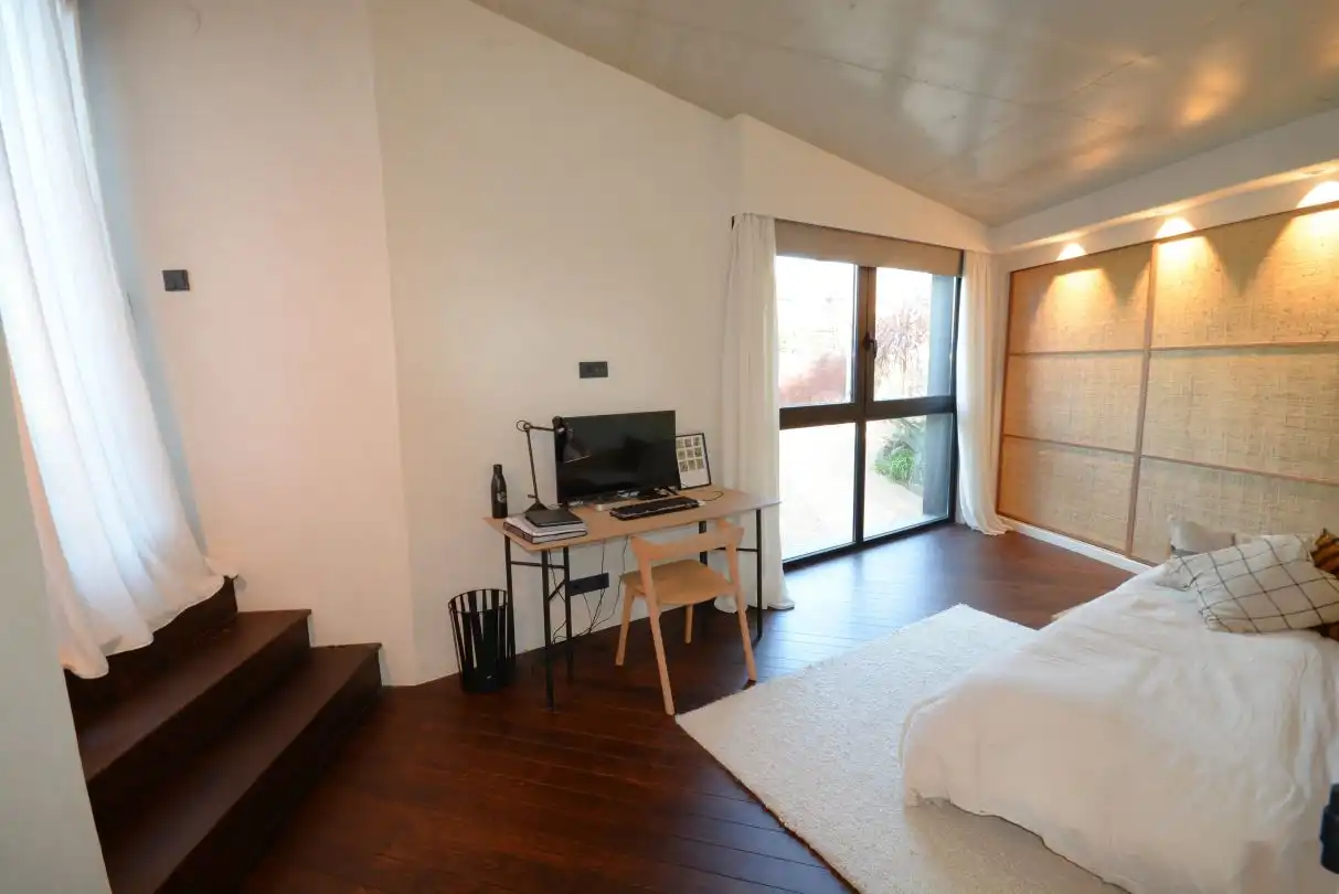 Dormitori de Casa o xalet en venda en Donostia - San Sebastián  amb Aire condicionat, Calefacció i Jardí privat