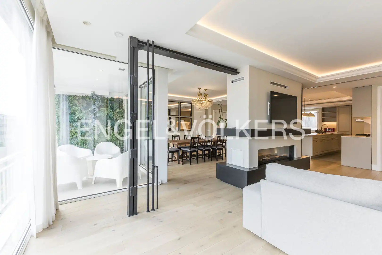 Flat with terrace to rent in Diego de León, imagen 8