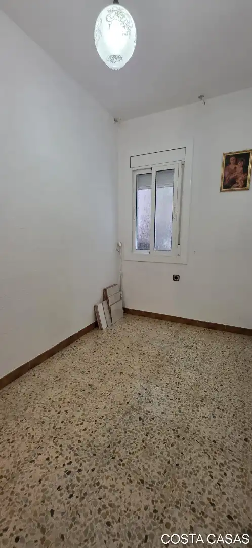 Piso en venta en L'Hospitalet de Llobregat con Balcón