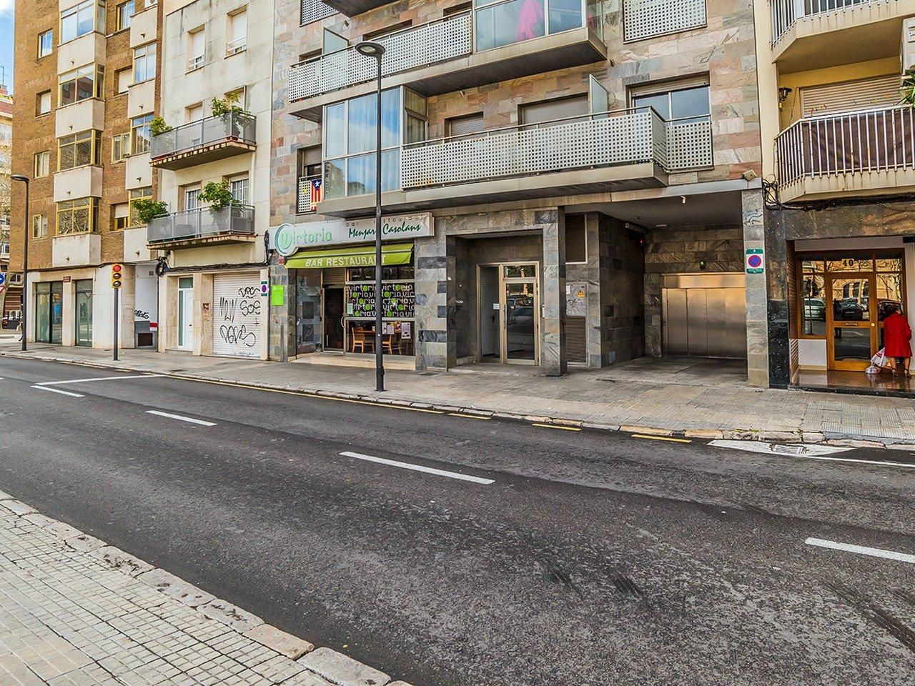 Vista exterior de Local en venda en Reus