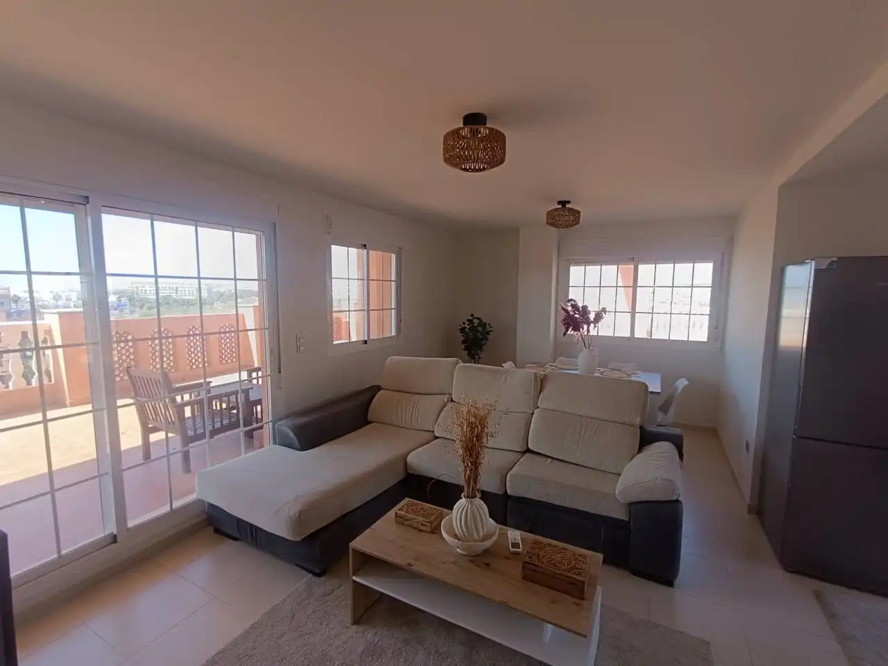 Wohnzimmer von Dachboden zum Verkauf in El Ejido mit Klimaanlage, Heizung und Terrasse