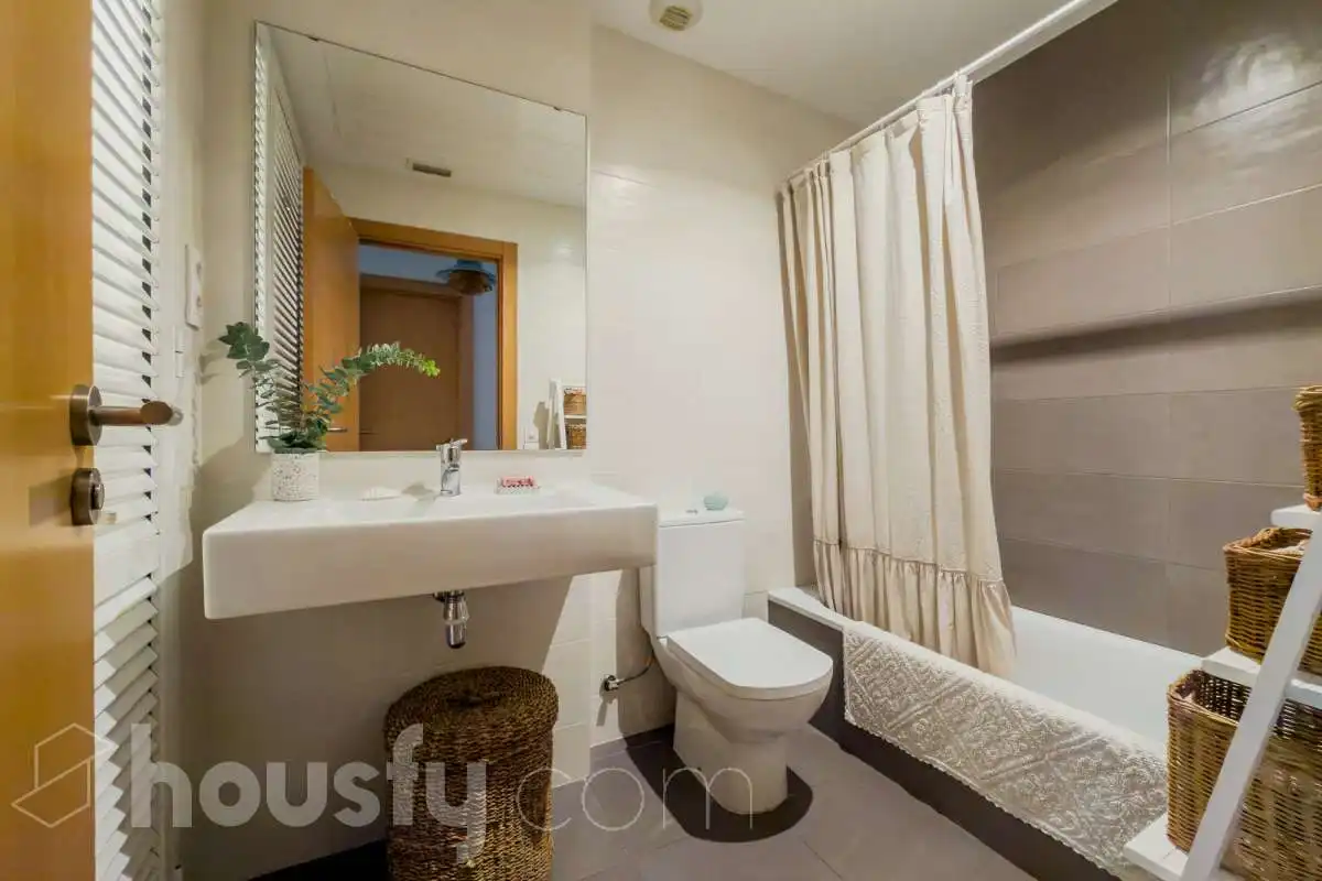 Baño de Piso en venta en Badalona con Aire acondicionado, Calefacción y Terraza