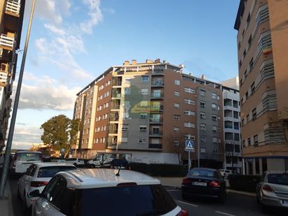 Vista exterior de Estudi en venda en Cáceres Capital amb Piscina