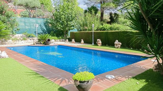 Casa-chalet en Venta en Abrera