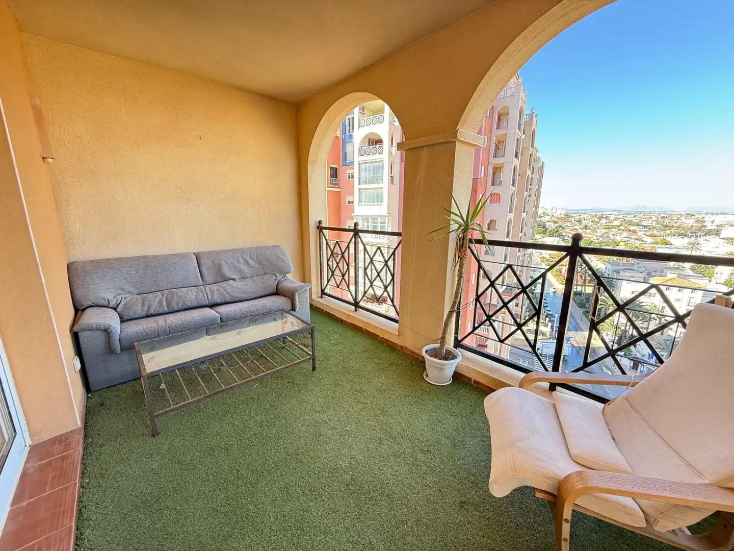 Terraza de Apartamento en venta en Torrevieja con Aire acondicionado, Terraza y Amueblado