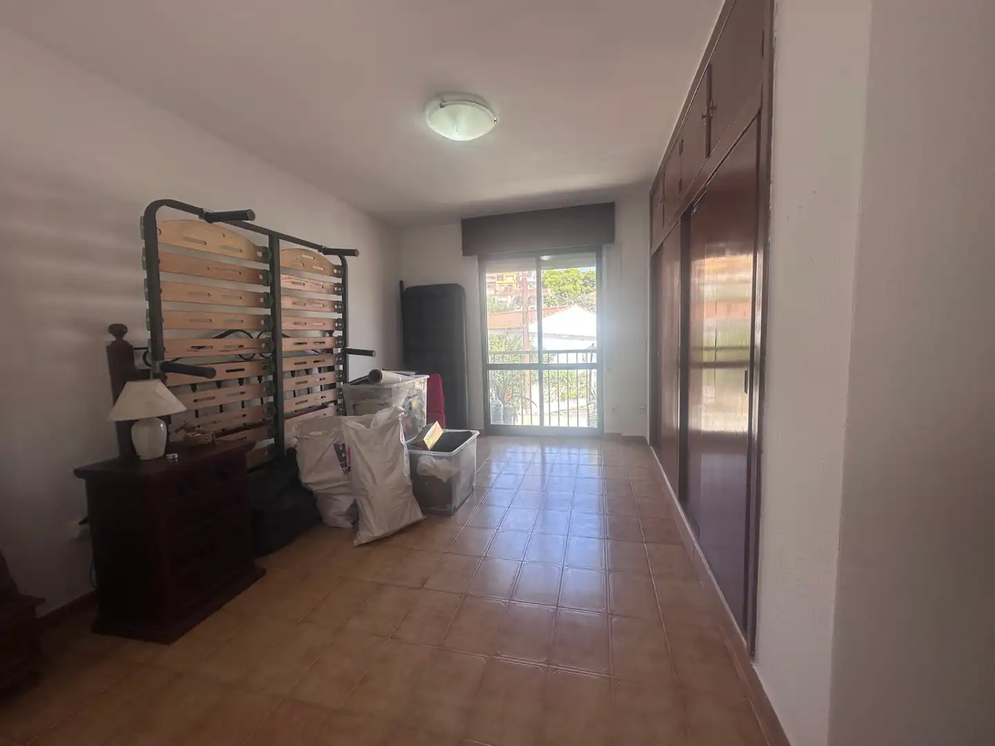 Habitación de Piso en venta en Vélez-Málaga con Aire acondicionado, Calefacción y Jardín privado