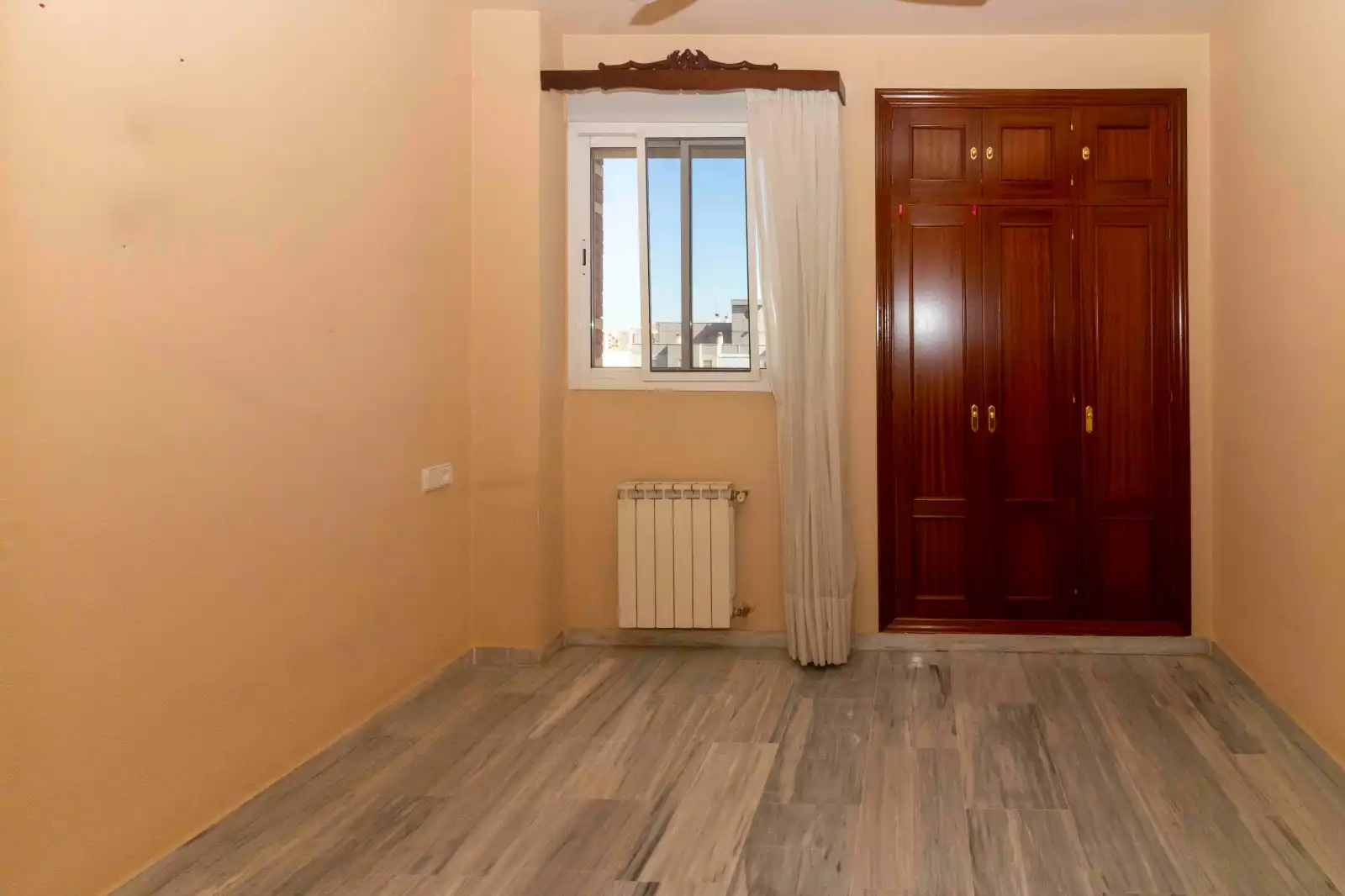 Flat for sale in Valdepasillas - La Paz - Huerta Rosales