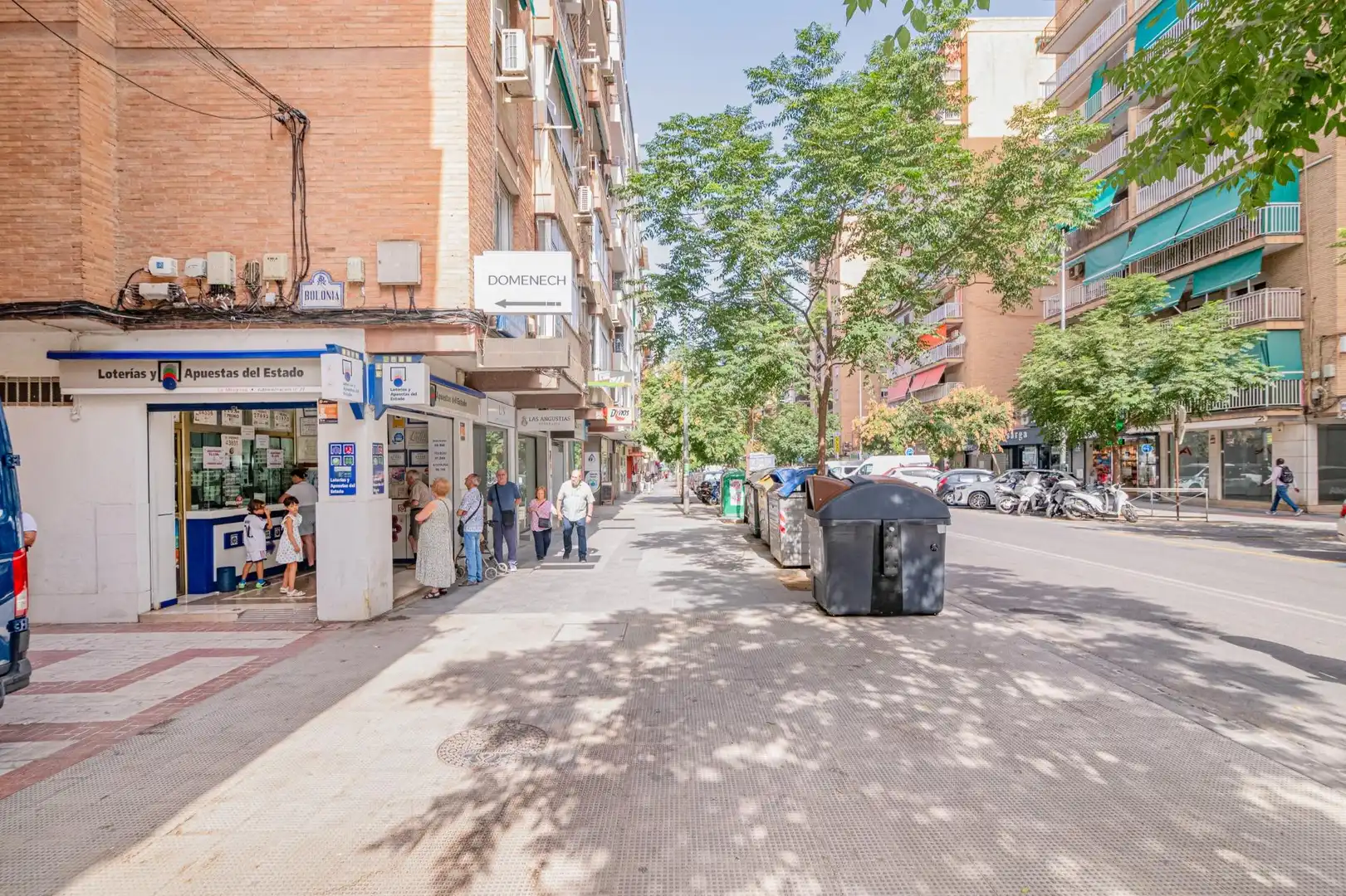 Vista exterior de Piso en venta en Granada con Balcón