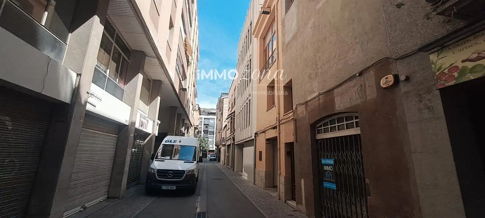 Exterior view of Buildings for sale in Eixample Nord
