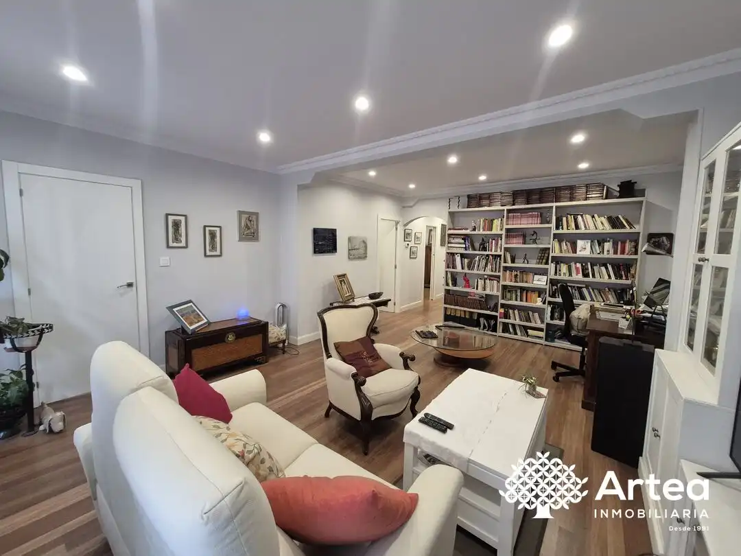 Wohnzimmer von Wohnung zum Verkauf in Bilbao  mit Heizung und Balkon