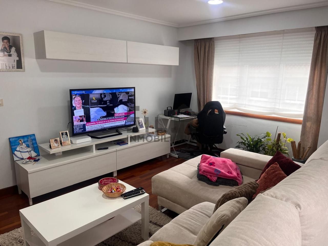 Sala d'estar de Pis en venda en Celanova amb Calefacció, Traster i Moblat