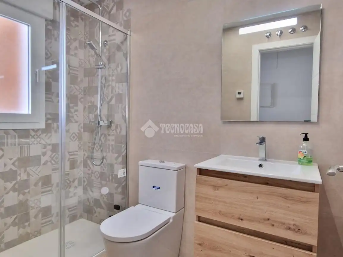 Baño de Estudio en venta en Madrid con Aire acondicionado, Calefacción y Trastero