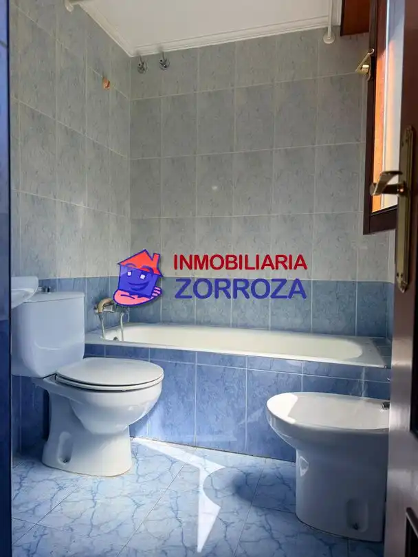 Badezimmer von Wohnung zum Verkauf in Bilbao  mit Heizung