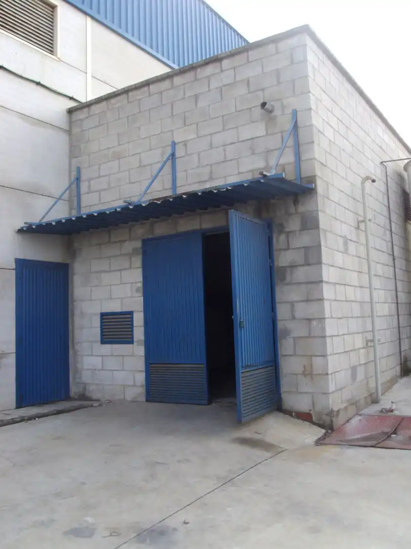 Außenansicht von Fabrikhallen zur Miete in Alcalá de Guadaira