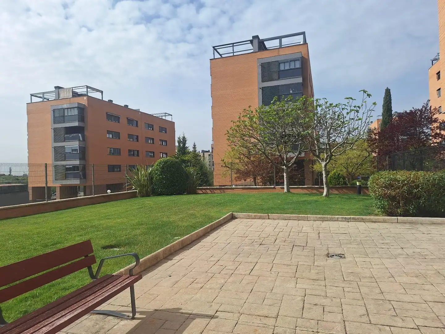 Vista exterior de Dúplex en venda en Alcorcón amb Aire condicionat, Calefacció i Terrassa