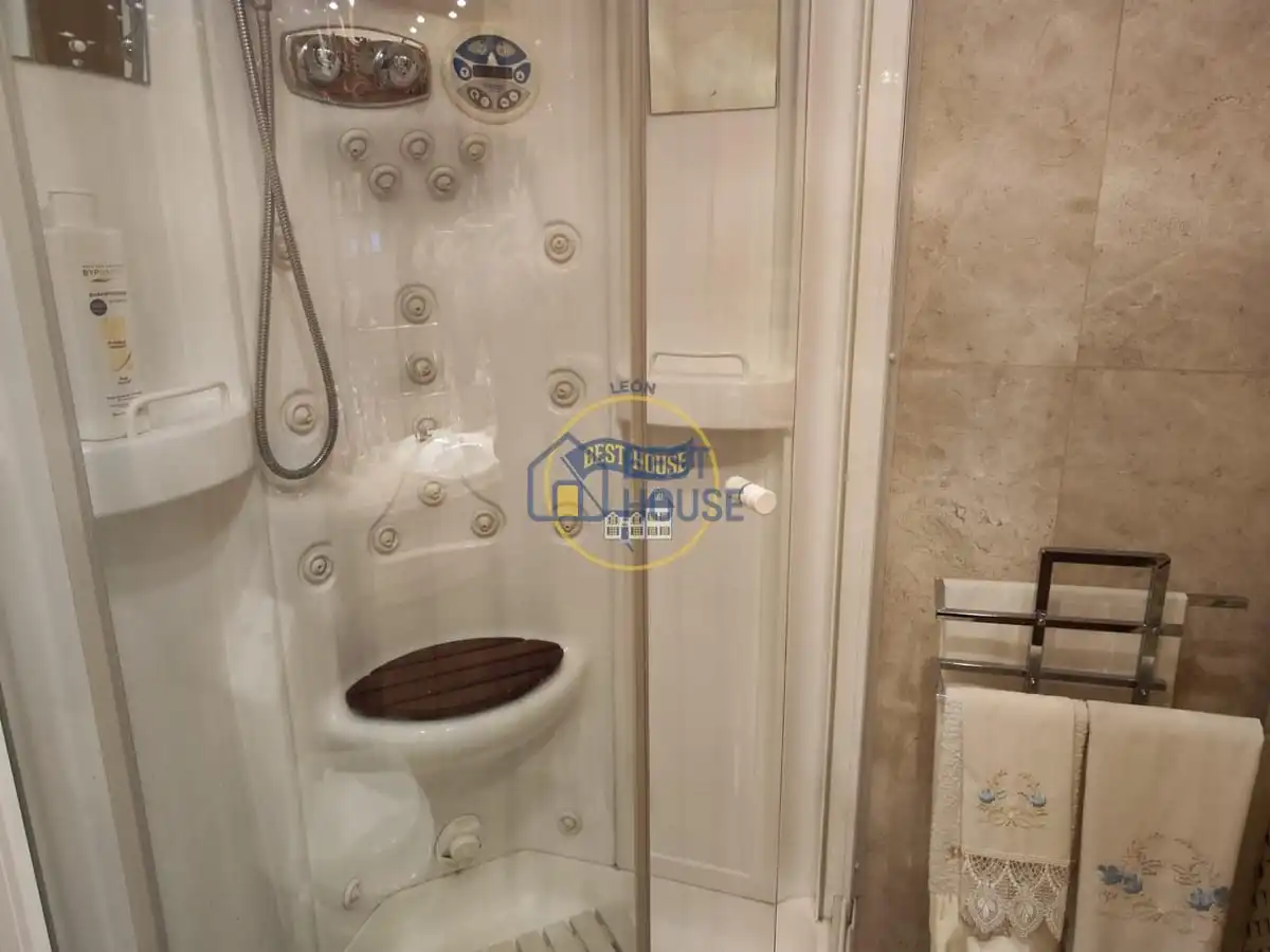 Casa pareada con piscina en venta en Villaquilambre, imagen 43